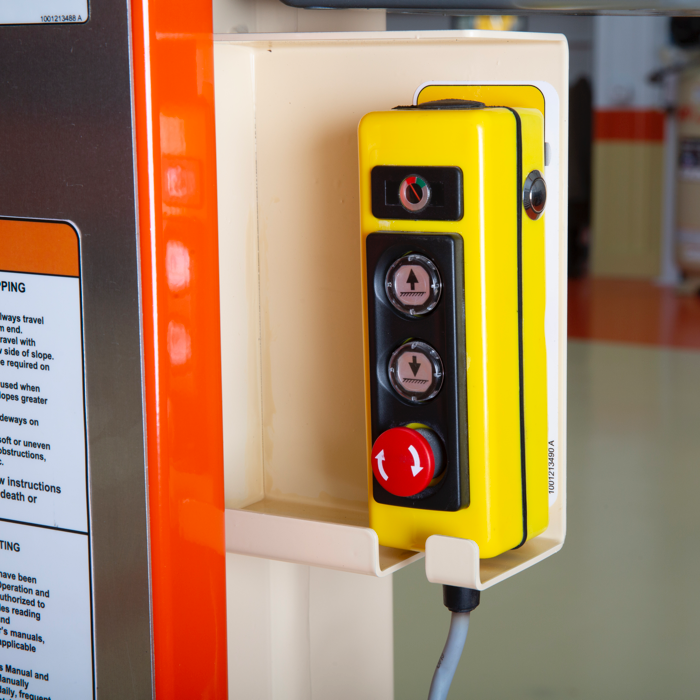 JLG® 830P controls