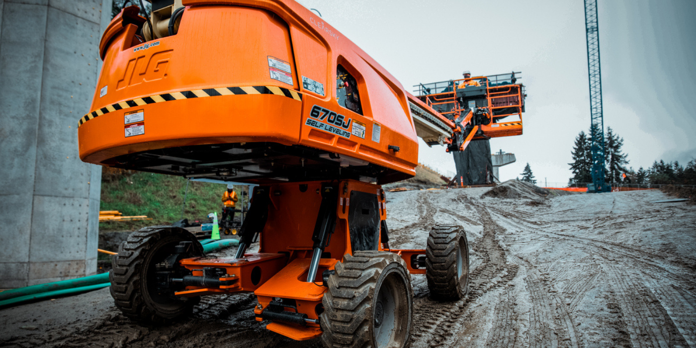 JLG Boom Lift with Self Leveling Technology